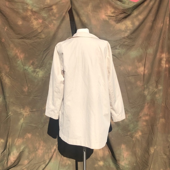 Minimal Rain Coat - Picture 2 of 3